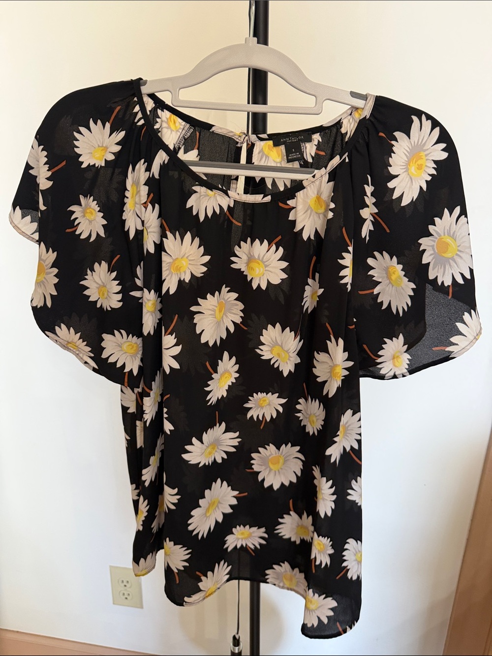 Ann Taylor Black Daisy-Print Flutter Blouse
